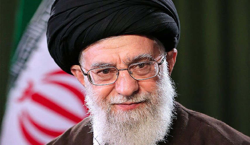 قائد الثورة يشيد بجهود الممرضات والممرضين الايرانيين