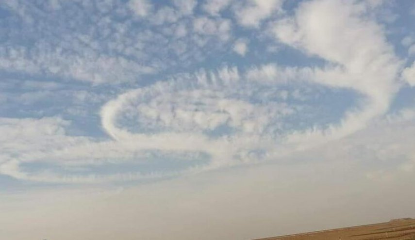 بالصور.. سحب غريبة في مدينة عراقية وتفسير علمي