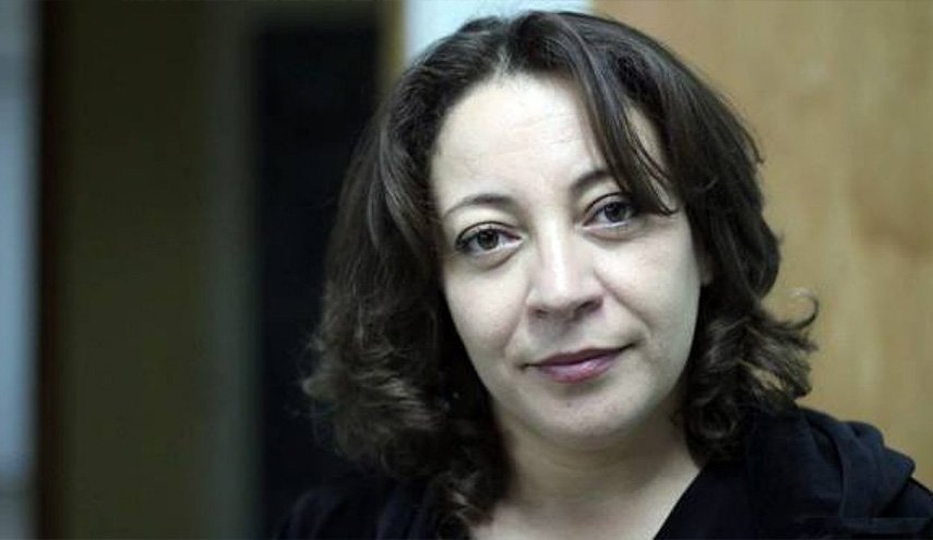 النيابة الجزائرية تطلب السجن عامين للناشطة المعارضة 