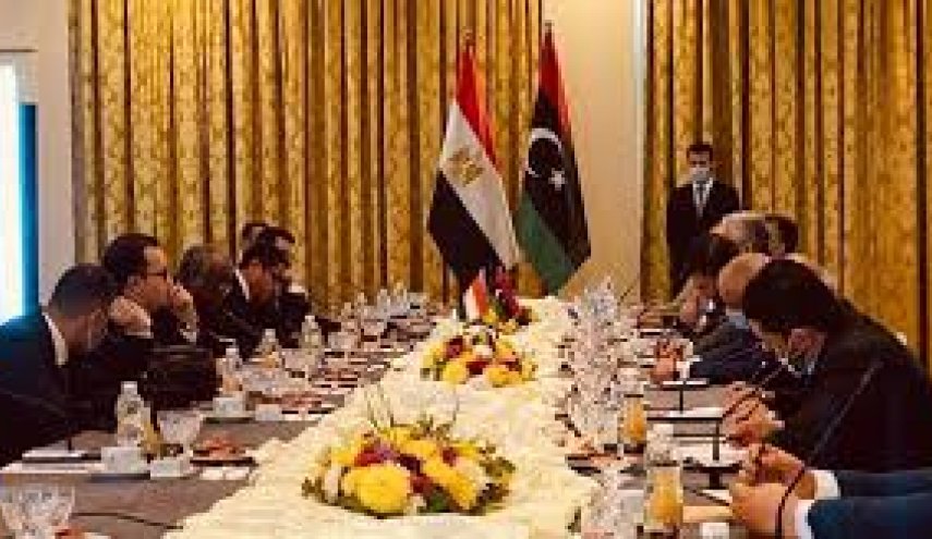 اتفاق بين معيتيق والوفد المصري على استئناف عمل السفارة المصرية