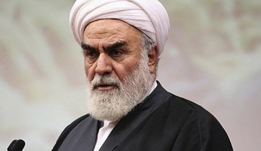 عیادت نماینده رهبر انقلاب از آیت‌الله مصباح