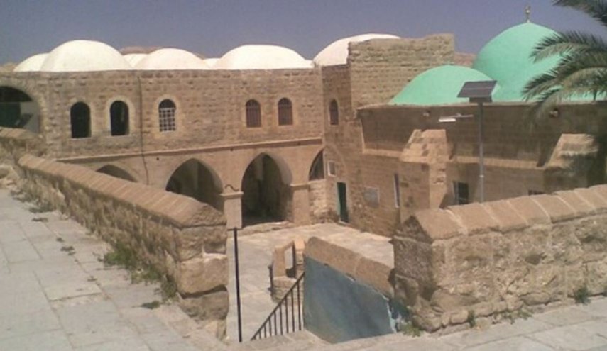 الاحتلال يمنع عشرات المواطنين من الوصول لمسجد النبي موسى