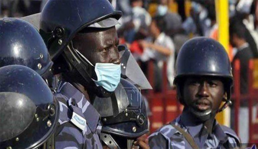 بالفيديو.. مقتل مواطن برصاص الشرطة شمال السودان