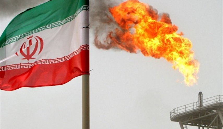 بلومبرگ: رفع تحریم نفتی ایران در اولویت های دولت بایدن نیست
