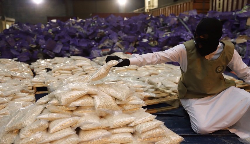السعودية: محاولة تهريب 20 مليون قرص مخدر بداخل شحنة عنب
