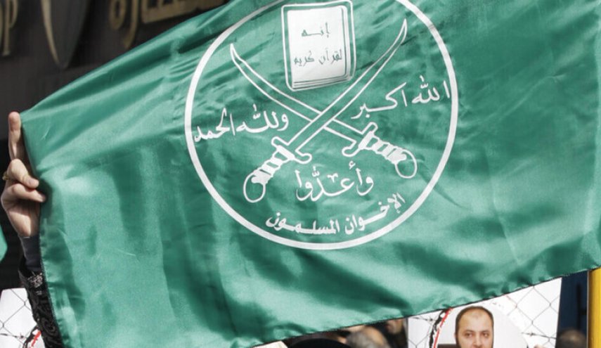 القضاء المصري يدرج 50 قياديا من الإخوان المسلمين في 'قائمة الإرهاب'