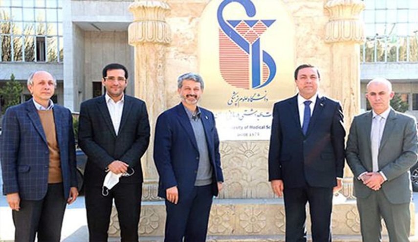 بحث سبل تعزيز التعاون بين مراكز سوريا وايران الطبية والعلاجية