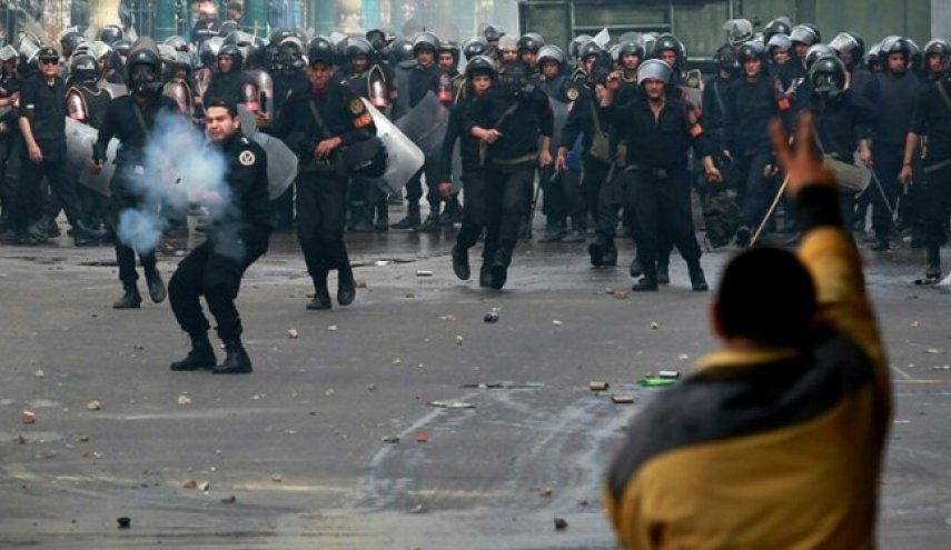 دهمین سالگرد انقلاب مصر؛ سرکوب، استبداد و فقر همچنان ادامه دارد
