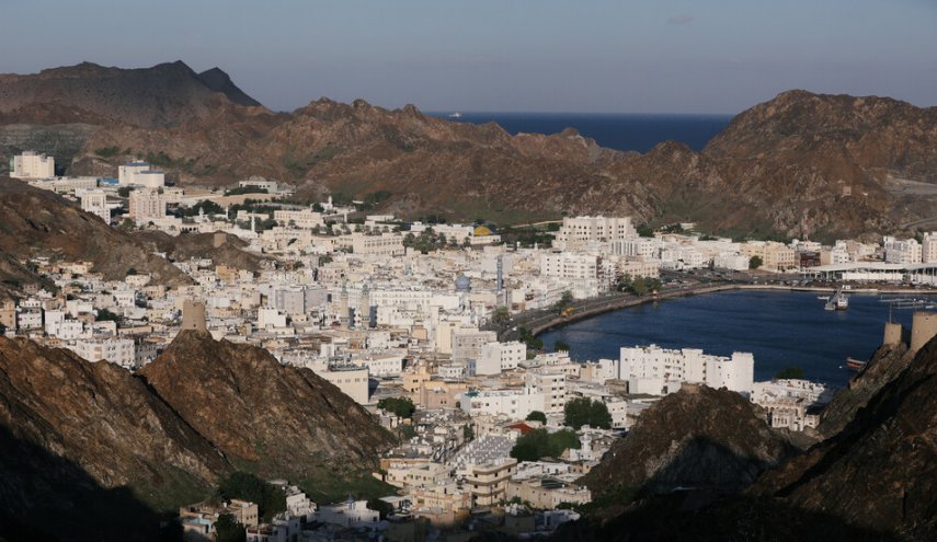 السلطات العمانية تحظر الفعاليات الجماعية على خلفية تفشي كورونا