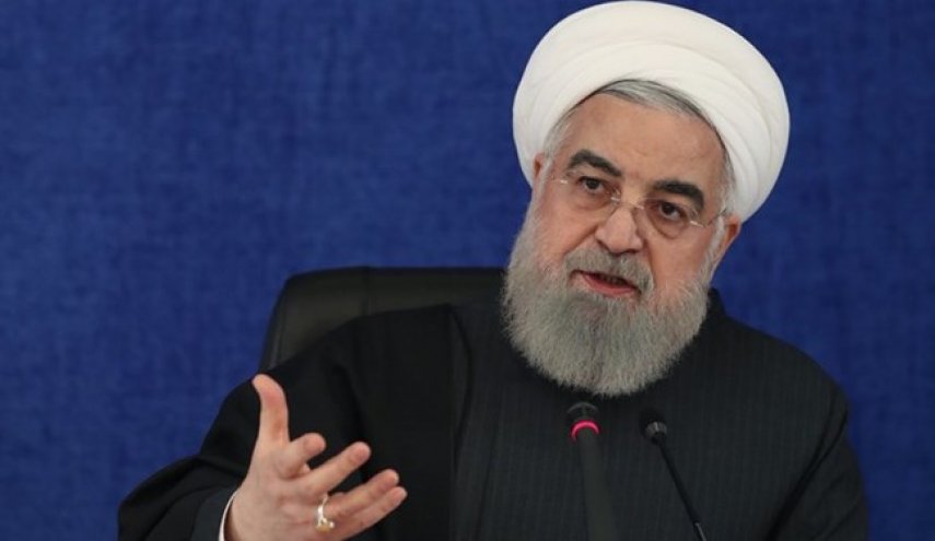 روحانی: مردم و فعالان بازار نباید احساس رهاشدگی و بی سامانی داشته باشند
