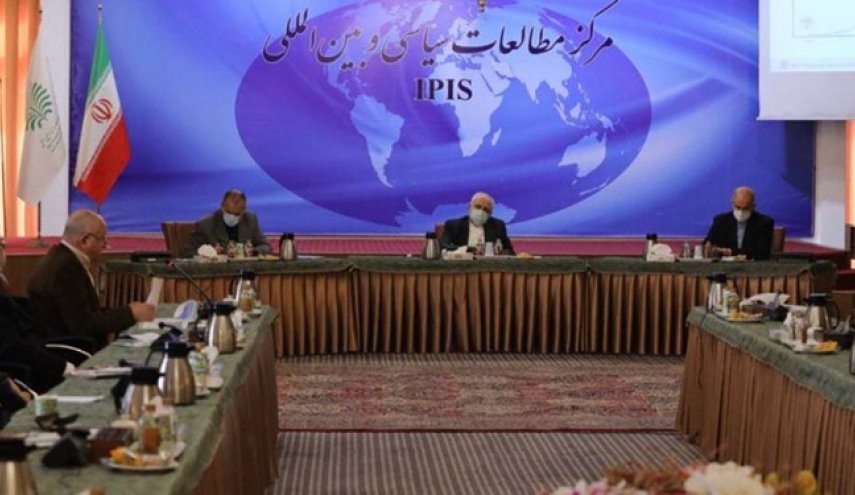 ظریف:‌ وظیفه دولت و وزارت امور خارجه حمایت از صادرکنندگان بخش خصوصی است
