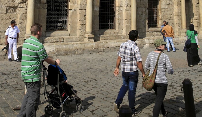 الإحتلال يشكل لجنة مصغرة لدخول سياحه من وإلى سيناء!