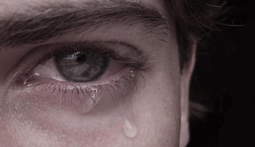 العلماء يزرعون غددا بشرية في المختبر قادرة على البكاء