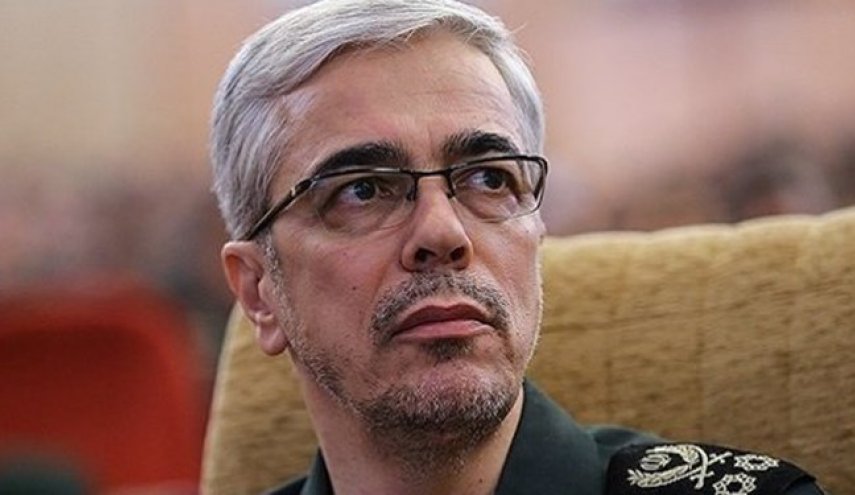 سرلشکر باقری: قلم و بیان در ستایش از تلاش‌های مدافعان سلامت عاجز است
