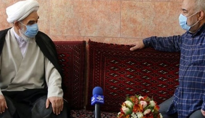 حضور نمایندگان رهبر انقلاب در منازل تعدادی از جانبازان
