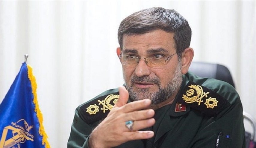  الادميرال تنكسيري : من واجبنا الدفاع بقوة عن الجزر الايرانية في مياه الخليج الفارسي