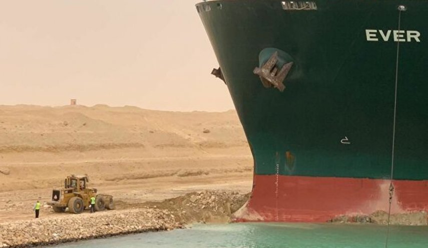  الشركة المشغلة لـ'إيفر جيفن' تقول إنها تواجه صعوبة قصوى في تعويمها