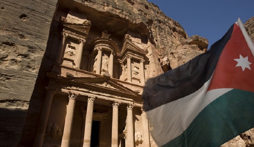 رئيس مركز دراسات أردني: 30 تمثالا اردنيا تستحوذ عليهم بريطانيا
