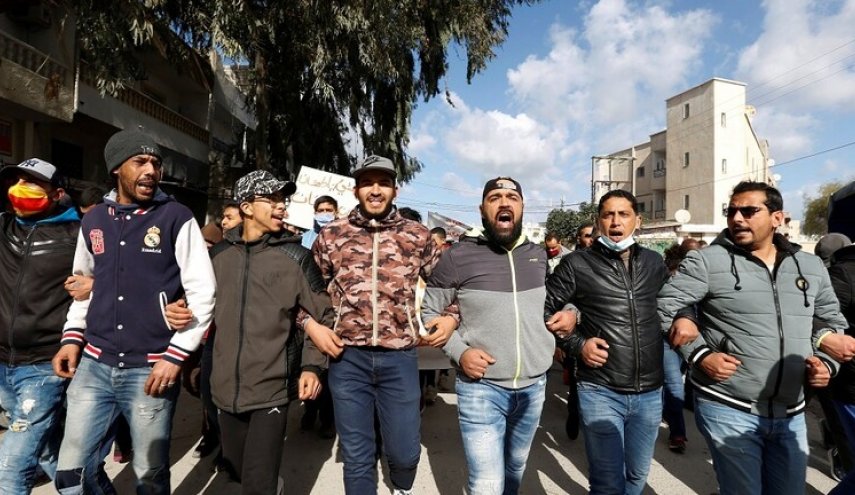 تونسيون يتظاهرون للمطالبة بإرجاع نفايات منزلية إلى إيطاليا