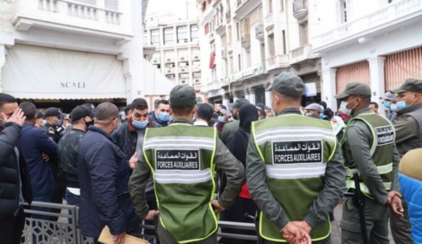 فض مسيرة لمعلمين متعاقدين تطالب بدمجهم بالقطاع العام بالمغرب