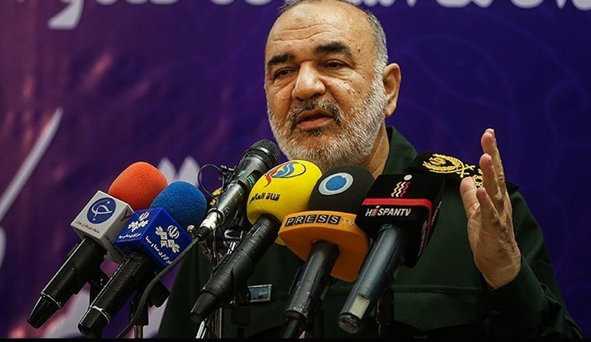 سرلشکرسلامی: نیروهای مسلح برای مقابله با تهدیدات دشمنان آماده اند