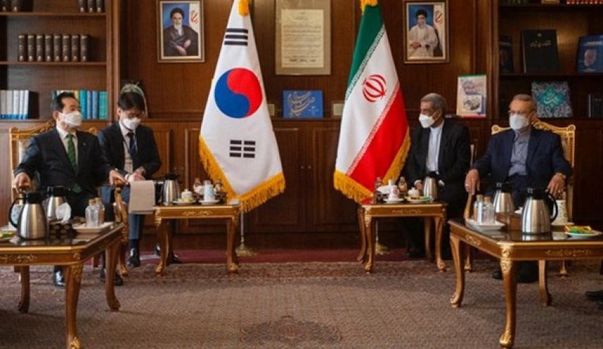 لاريجاني يدعو سيول للافراج سريعا عن الارصدة المالية الايرانية المجمدة