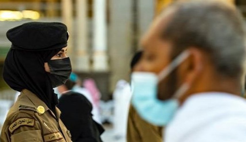 عربستان سعودی 80 نیروی امنیتی زن در حرم مکی مستقر کرد
