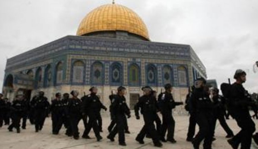 حمله نظامیان رژیم صهیونیستی به نمازگزاران فلسطینی در قدس اشغالی