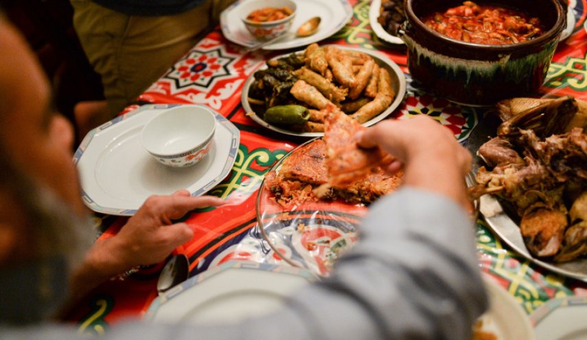 أطعمة ومشروبات ينصح بتجنبها في شهر رمضان
