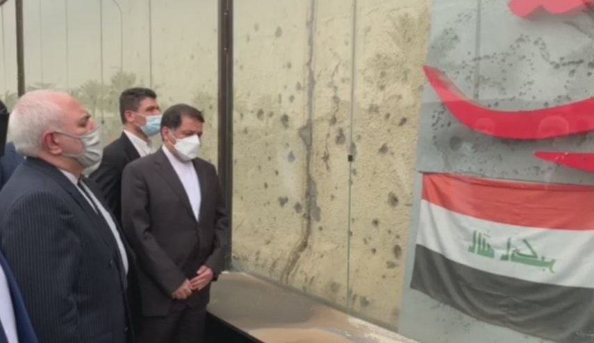 حضور ظریف در محل شهادت سردار سلیمانی در عراق 