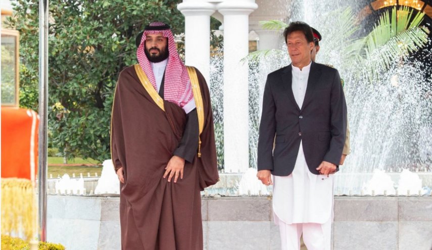 عمران خان وارد عربستان شد

