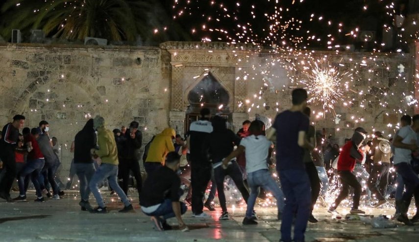تعداد مجروحان فلسطینی در محوطه مسجدالاقصی به 205 نفر رسید