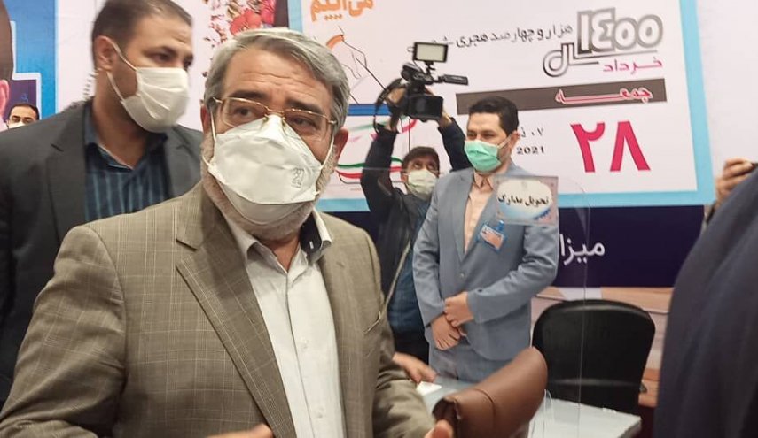 وزیر کشور از ستاد انتخابات بازدید کرد
