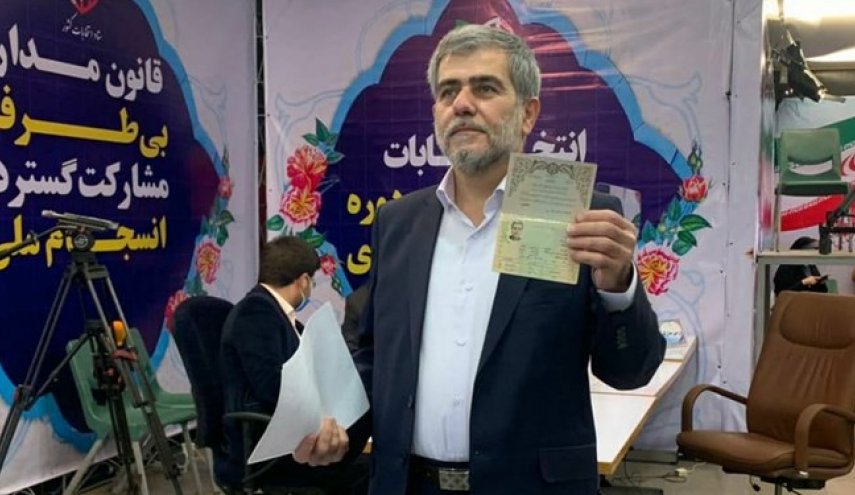 فریدون عباسی در انتخابات ریاست جمهوری ثبت نام کرد
