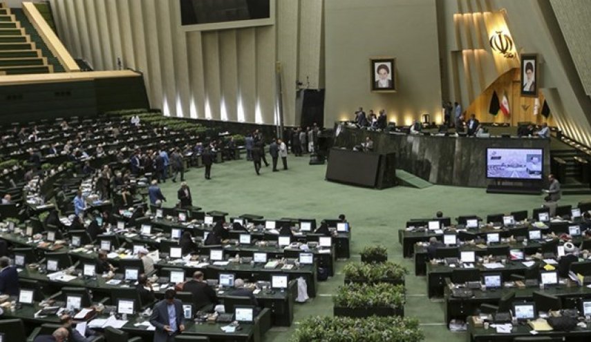 بیانیه قدردانی نمایندگان مجلس از فرمایشات اخیر رهبر انقلاب/ وظیفه مجلس انقلابی سنگین‌تر شد
