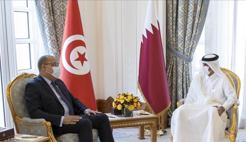 رئيسا وزراء قطر وتونس يبحثان تعزيز العلاقات