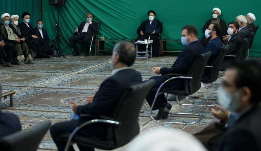دیدار بیش از ۳۰۰ نماینده ادوار مجلس با رئیسی