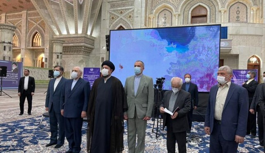 تجدید بیعت ظریف و مدیران وزارت خارجه با آرمان‌های امام خمینی (ره)
