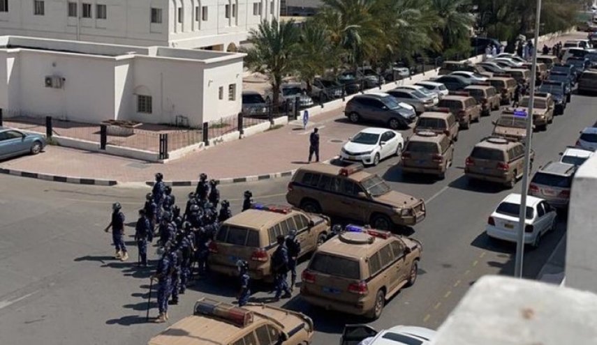 سلطنة عمان : الإفراج عن نشطاء اعتقلوا خلال احتجاجات البطالة