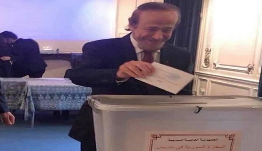 پیام تبریک رفعت اسد به رئیس جمهوری سوریه