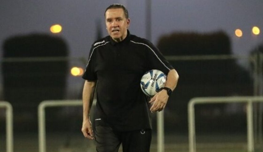 مدرب المنتخب السوري نبيل المعلول تحت قبة مجلس الشعب