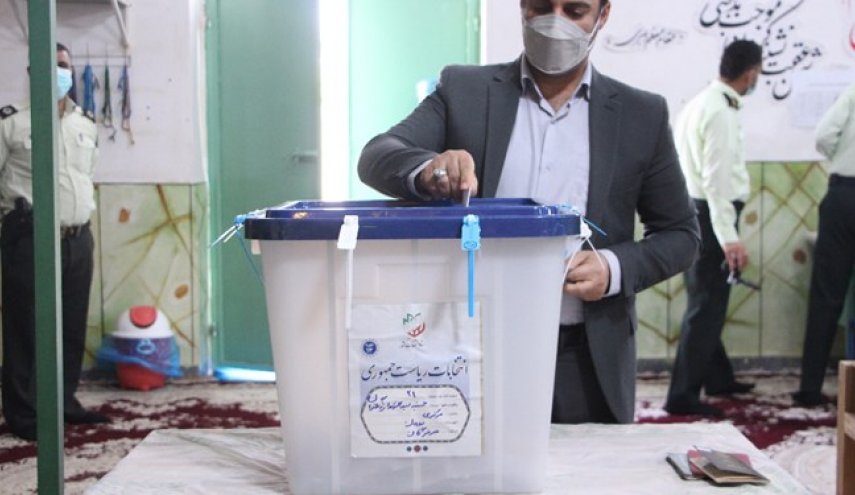 ستاد انتخابات: فاقدین سواد و یا کسانی که نقص عضو دارند با یک همراه باسواد به شعب مراجعه کنند
