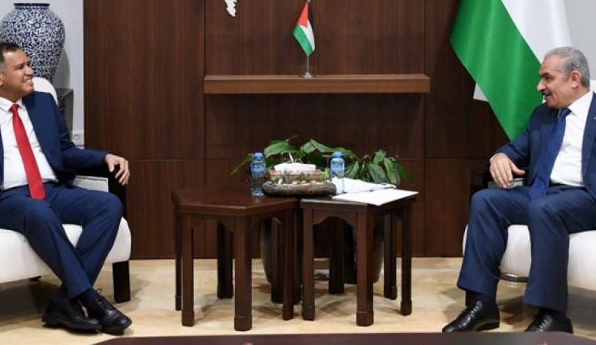 رایزنی نخست‌وزیر فلسطین با سفیر عمان درباره بازسازی نوار غزه