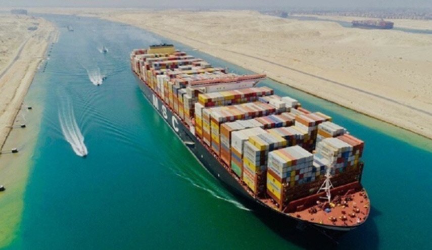 السفينة المحتجزة في قناة السويس تستعد لمغادرة مصر