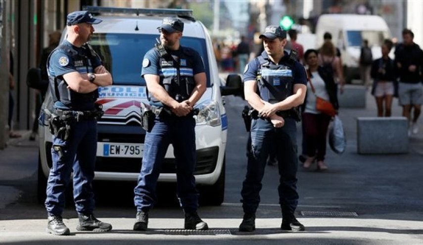 هجوم بمدينة مارسيليا الفرنسية ومقتل شخص وإصابة 3 
