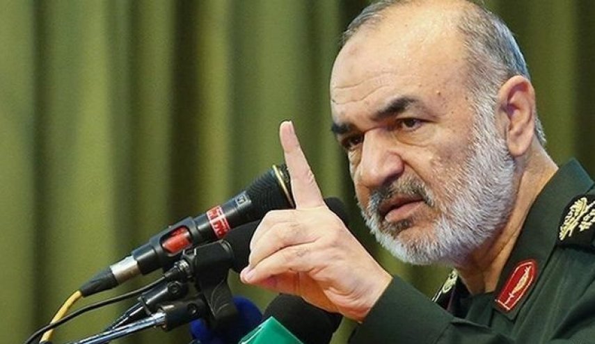 فرمانده کل سپاه: با همه ابرقدرت‌های سلطه‌گر پنجه در پنجه انداخته‌ایم / کردستان را ‌قبرستان ‌دشمنان می‌کنیم 