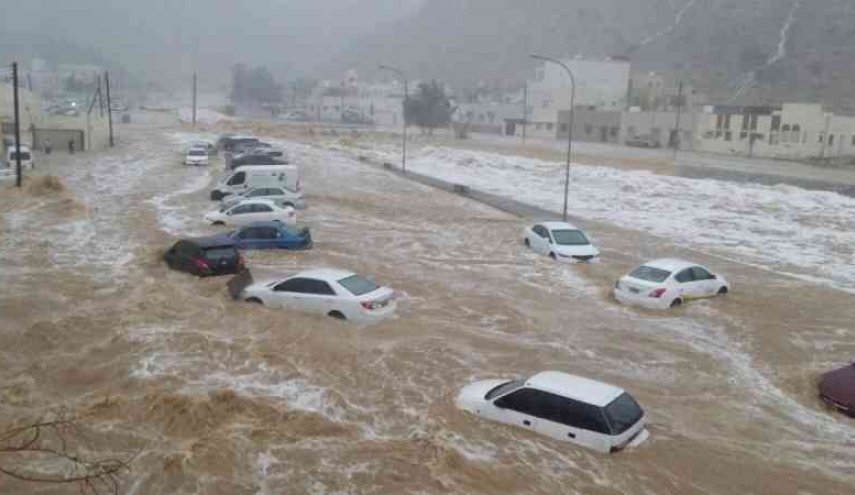 سيول وامطار غزيرة تجتاح محافظات باليمن