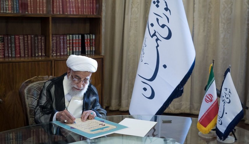 اعتبارنامه رییس جمهور منتخب توسط اعضای شورای نگهبان امضا شد