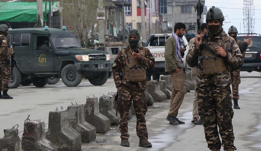 إصابة 6 أشخاص إثر انفجار سيارة مفخخة قرب منزل وزير الدفاع الأفغاني