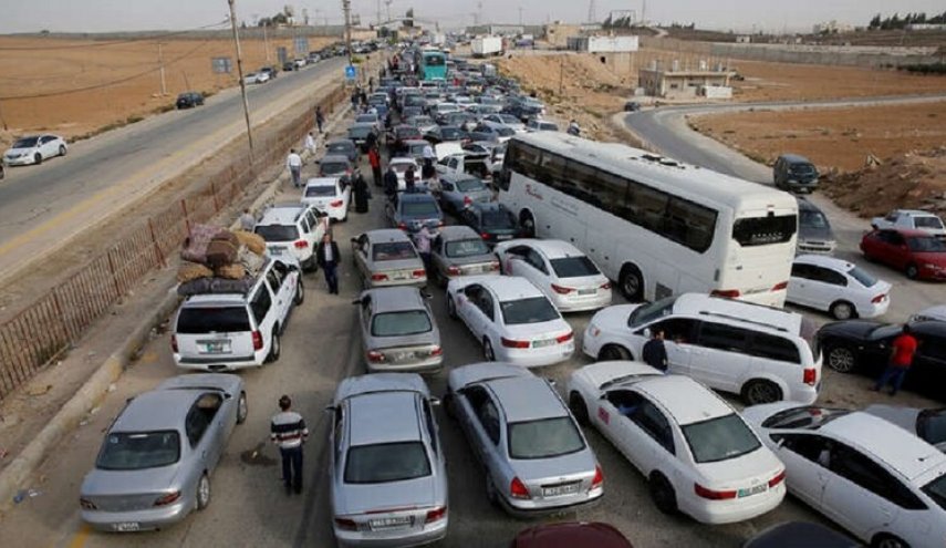 مئات الأردنيين عالقون في سوريا بعد إغلاق معبر جابر
